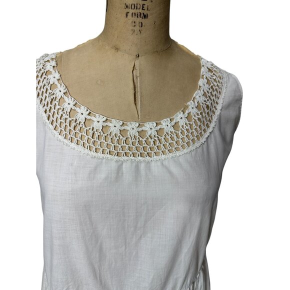 Antique white cotton dress or chemise with crocheted flower yoke Size M - Picture 3 of 8